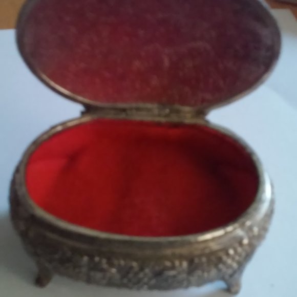 Vintage Oval Silver Jewelry Holder With Hinged Lid Worn Reads: Boystown Nebraska - Picture 3 of 6